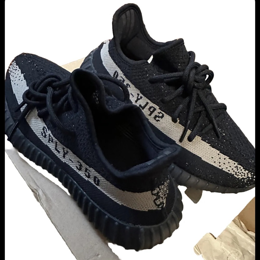 YEEZY BOOST V2 BY9611